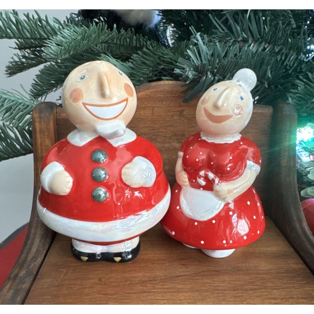 Vintage Santa & Mrs Claus Salt Pepper Shakers Christmas Kitsch Folk 90's